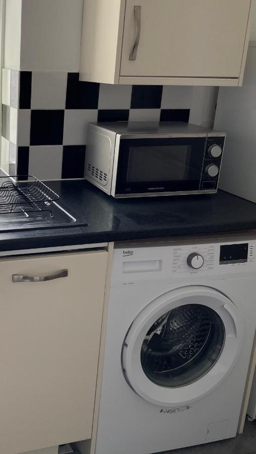 2 Bed Apartment Close To City Centre Cardiff Exterior foto